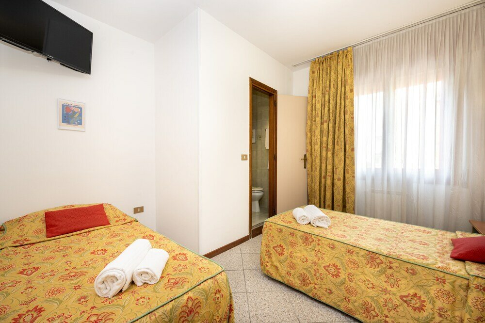 Фото Camelia Rooms Venice Guesthouse