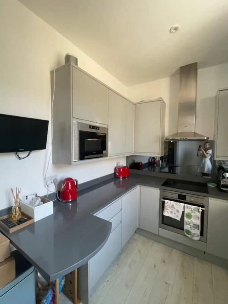 Фото Stylish & Bright 3bd Flat With Balcony - Fulham