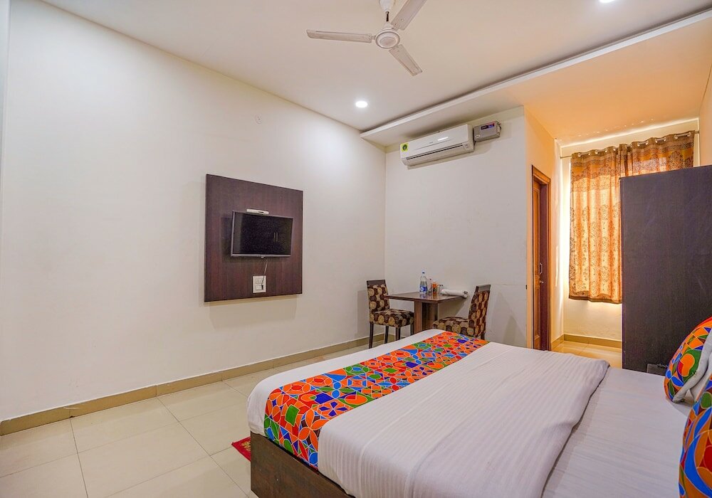 Фото Fabhotel Grand Inn