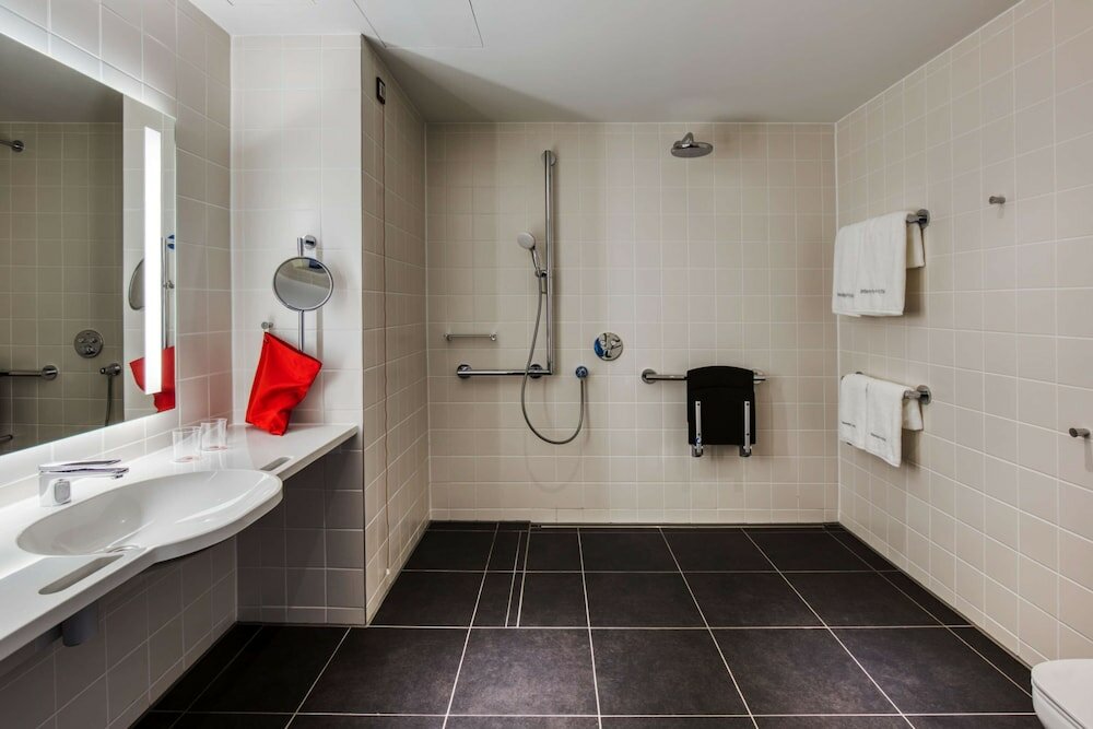 Фото IntercityHotel Wiesbaden