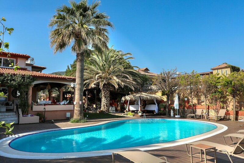 Гостиница Casa Linn Boutique Hotel, Küçükkuyu в Айваджике