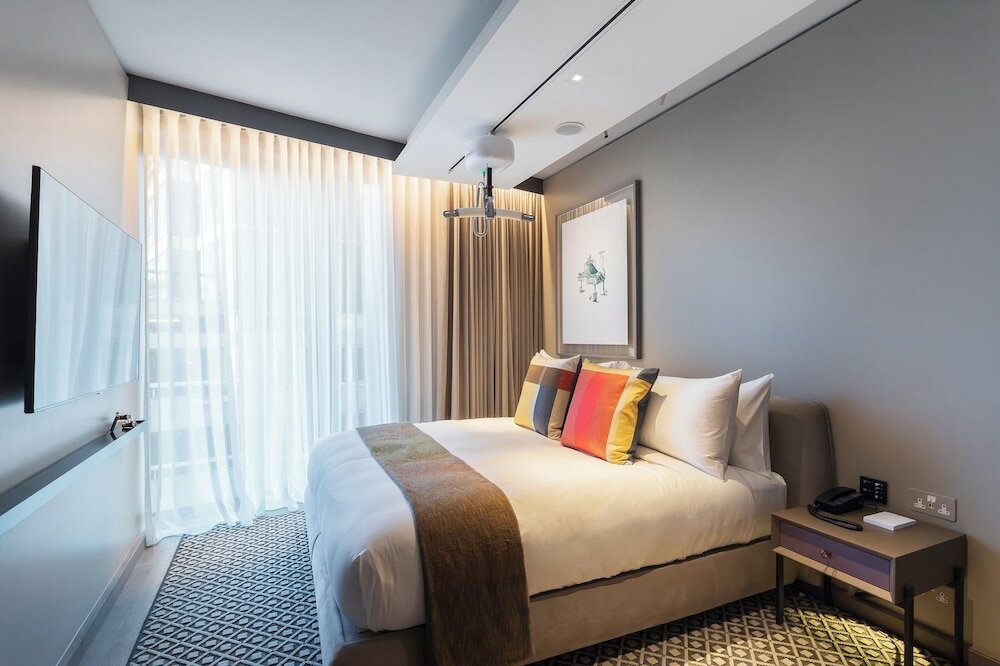 Фото The Londoner