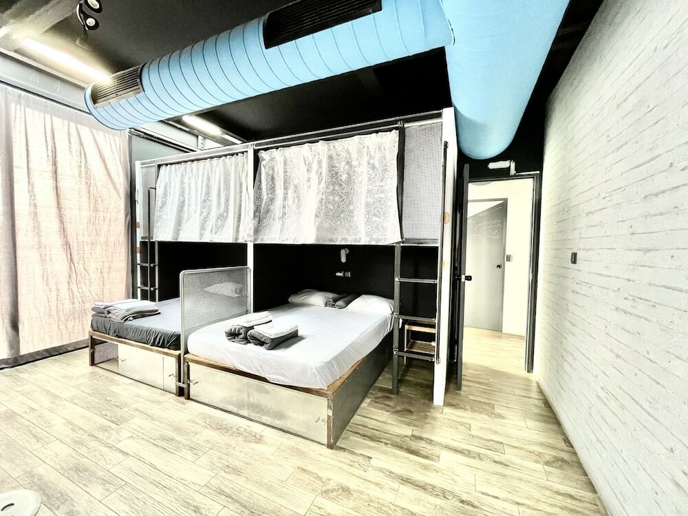 Фото Iconic Athens Hostel