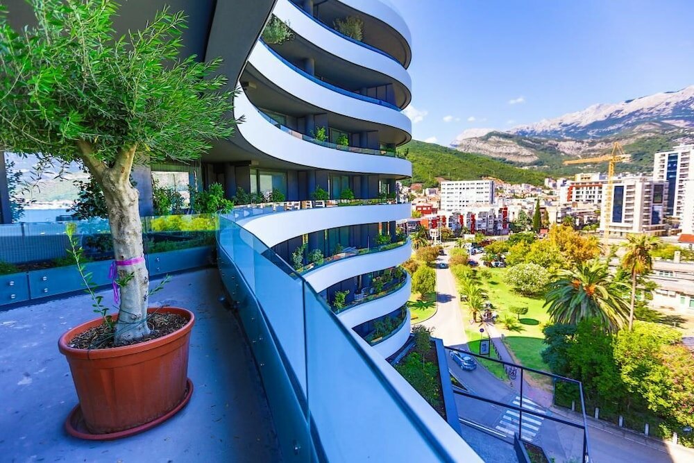 Фото Royal Gardens Apartments