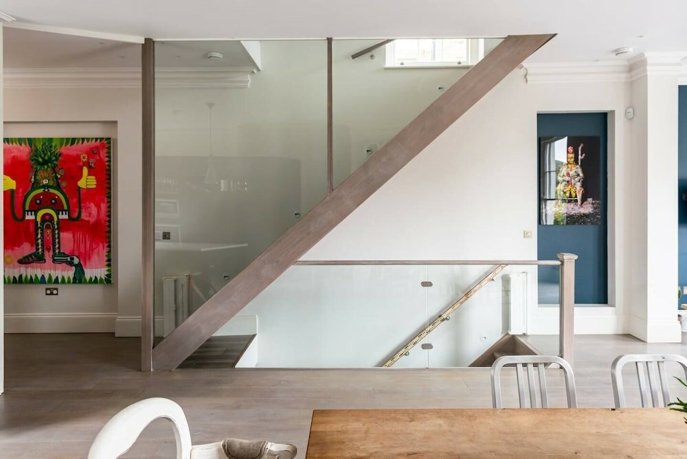 Фото Fantastic 4 Bed House in Iconic Camden