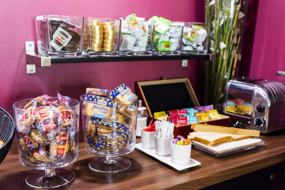 Фото Ténéo Apparthotel Bordeaux - Gare Saint Jean	