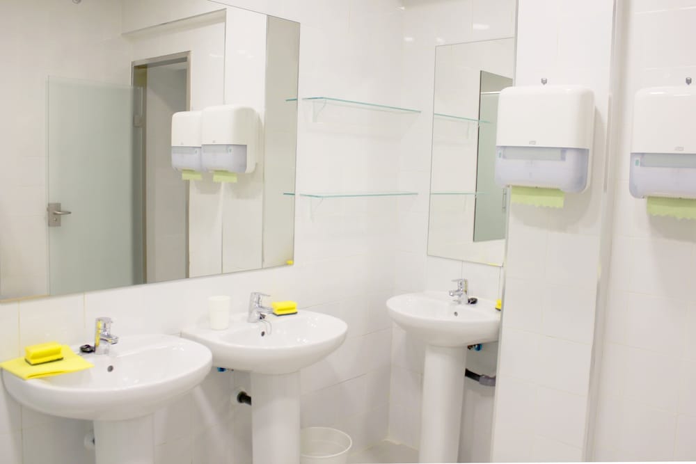 Фото Apartamentos Funway Hostel