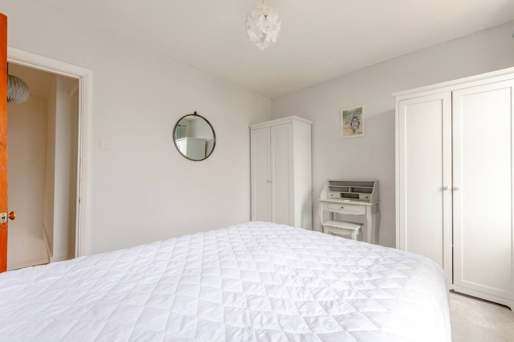 Фото Homely and Spacious 2 Bedroom House - Stratford