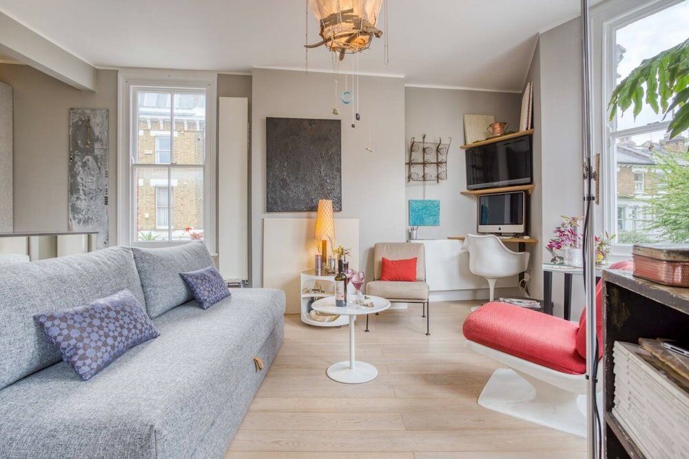 Фото Beautiful and Airy 1 Bedroom Flat - West London
