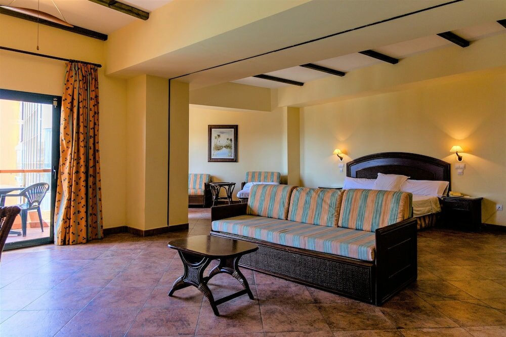 Фото Hotel Colonial Mar