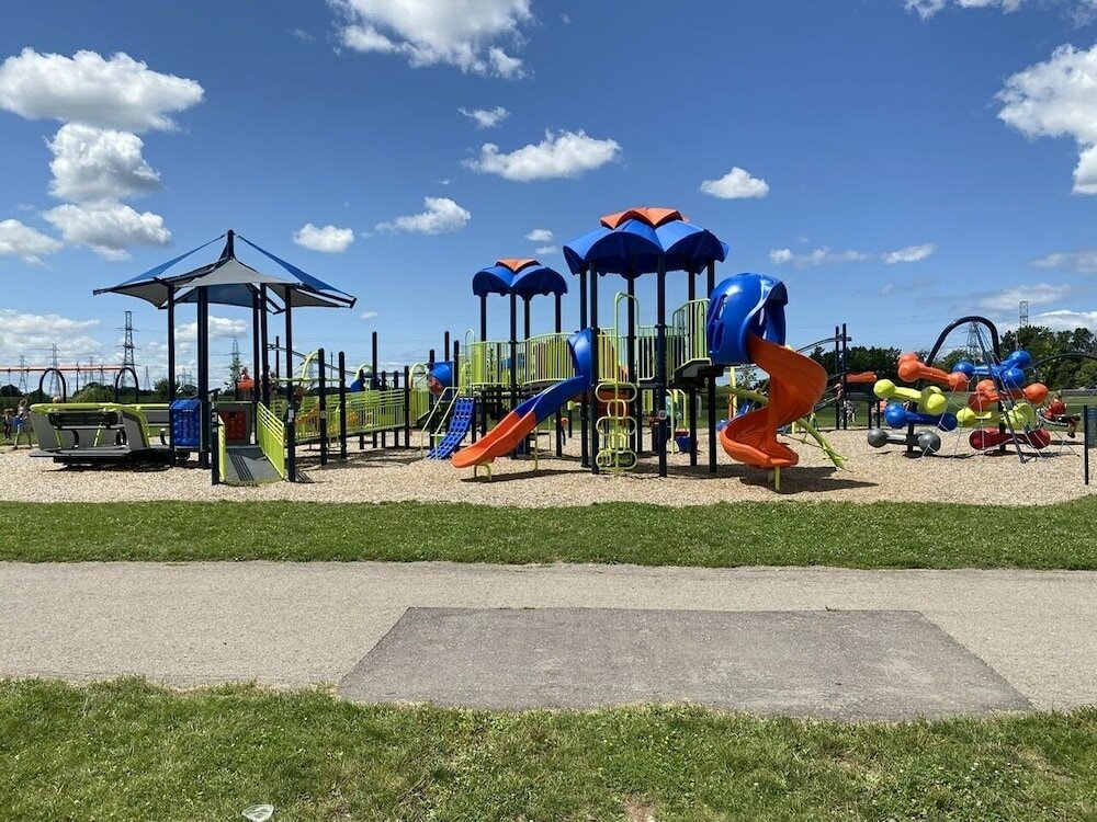 Фото Luxury Entire house mins Niagara falls & Brock uni