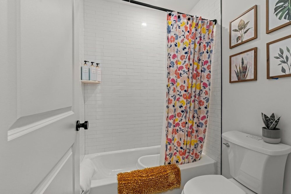 Фото Luxurious Modern Apt Near Art Museum