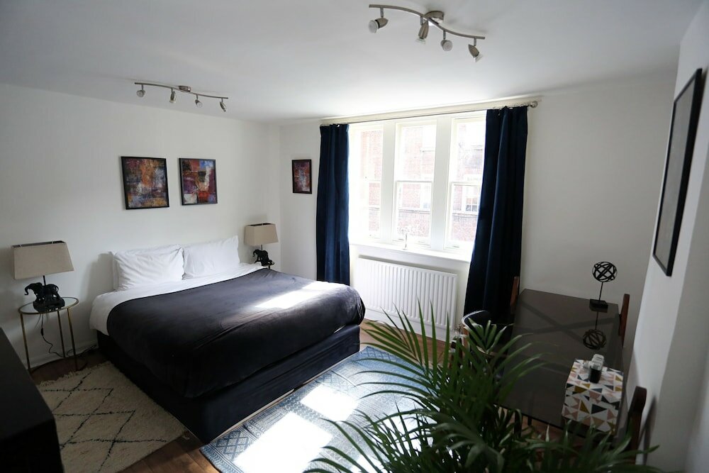 Фото 3 Beds 2 Baths Oxford Circus
