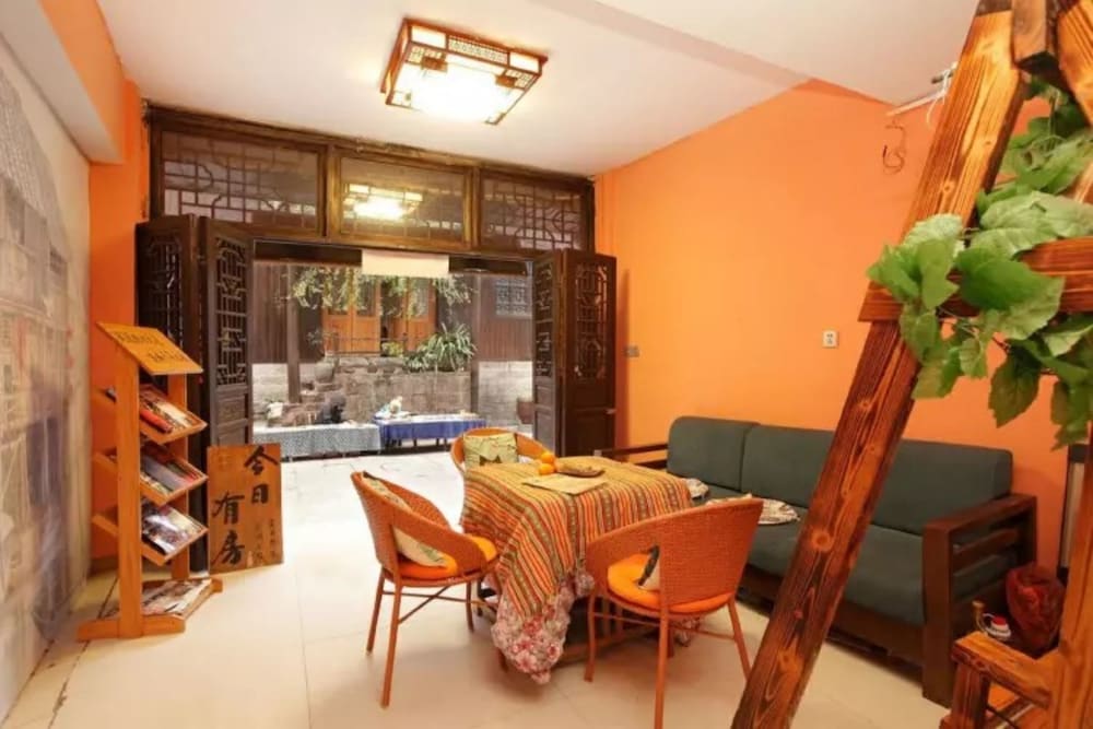 Фото Fenghuang Nanmu Inn No. 1