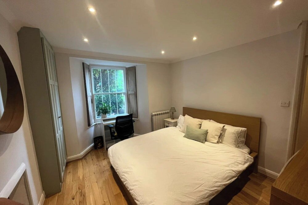 Фото Beautiful 1bd Flat With Garden - Kentish Town