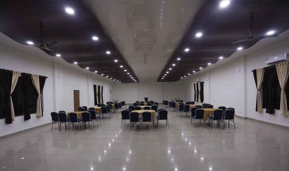 Фото Adb Rooms Corbett Jungle Holiday SPA