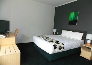 Гостиница Parnell Pines