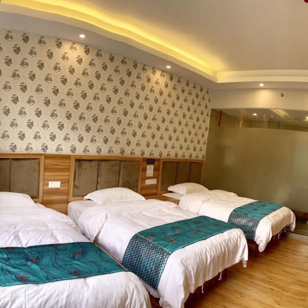 Фото Yangshuo Qingyunge Hotel