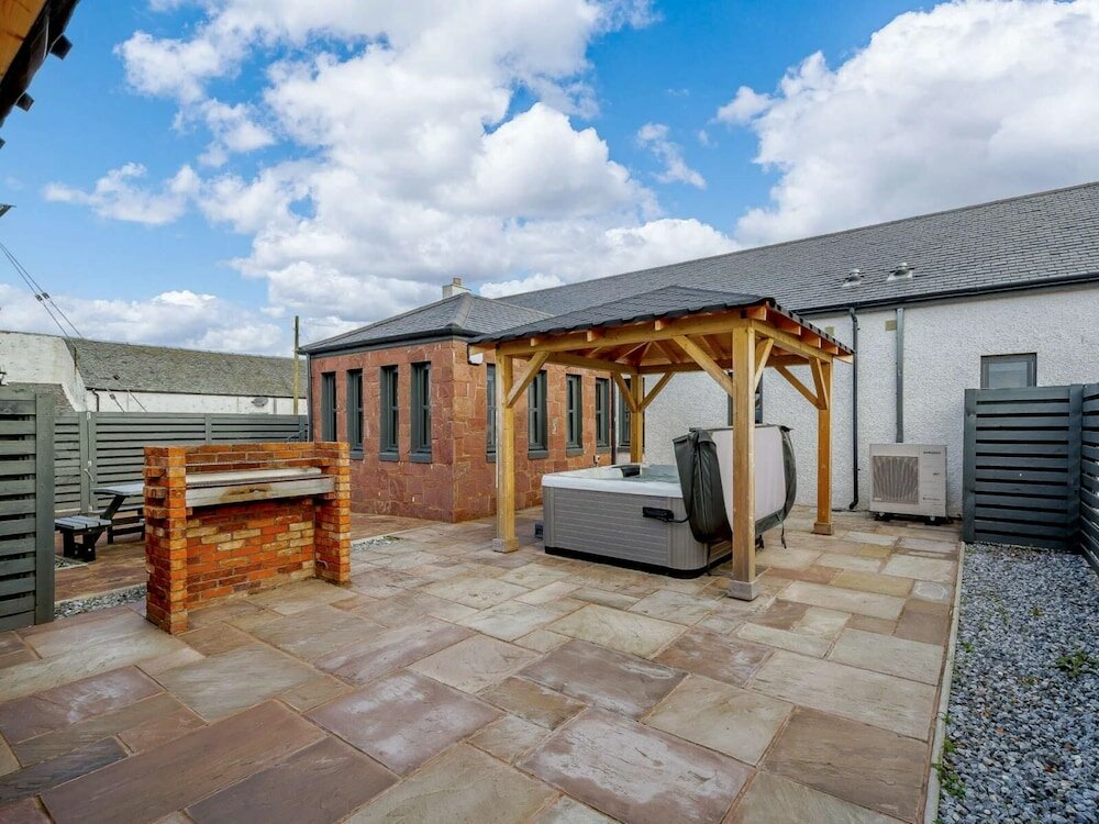 Фото Westertonhill Holiday Lodges