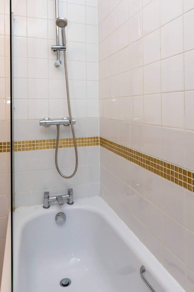 Фото Cosy & Charming 2bd Flat Near Essex Road