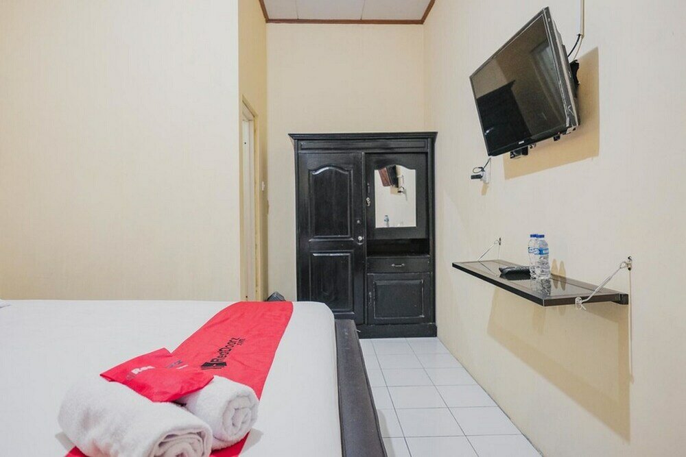 Фото RedDoorz Syariah near Stadion Maulana Yusuf