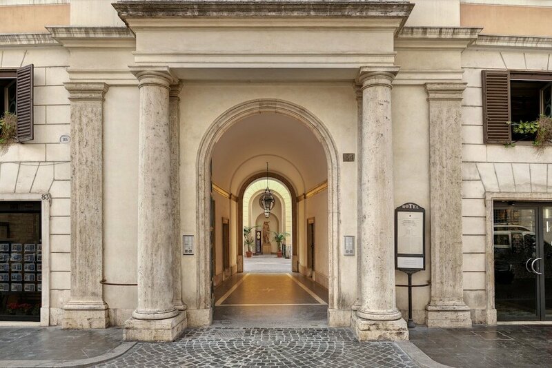 Гостиница Borghese Contemporary Hotel в Риме