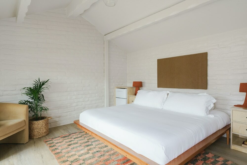 Фото The Green Room Hotel