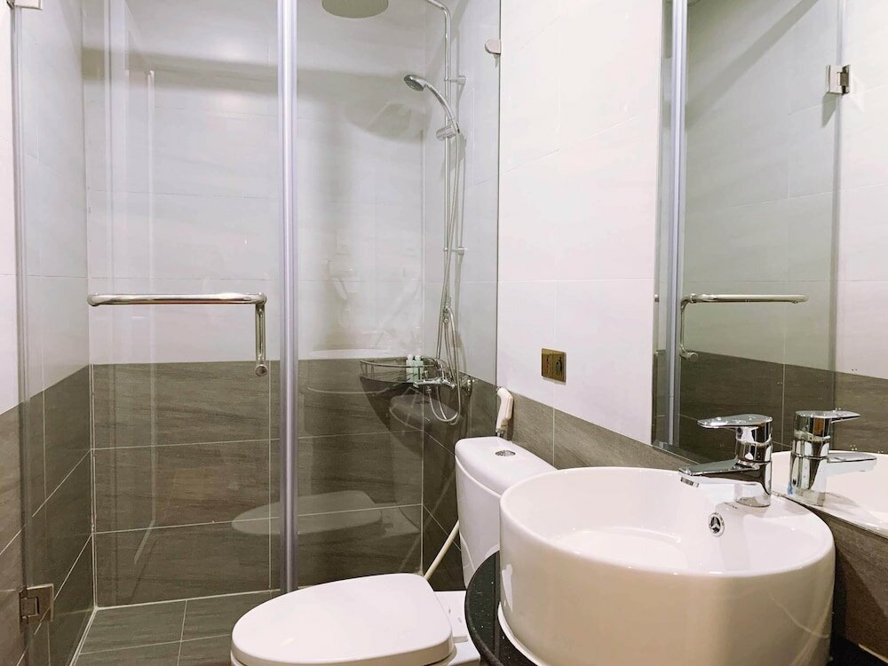 Фото Hoang Minh Chau Ba Trieu Hotel