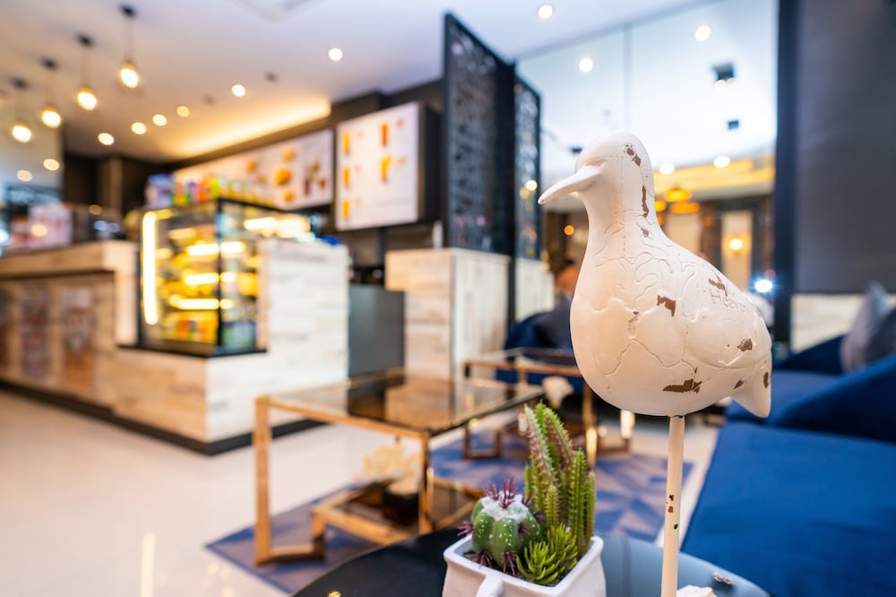 Фото Hotel DSure Patong