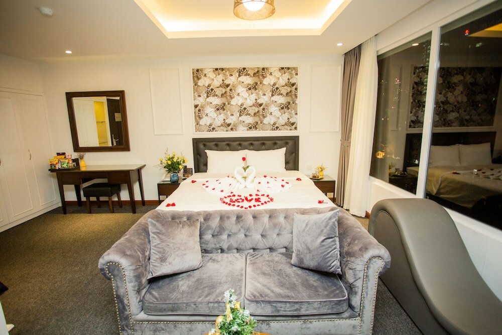 Фото Adeline Hotel