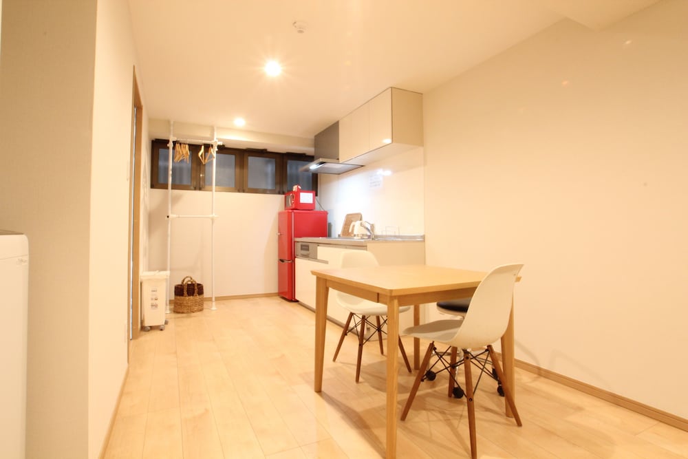 Фото Shimanouchi Luxury Apartment