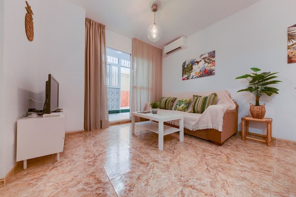 Фото Holidays2Malaga Train Station Area Apartments