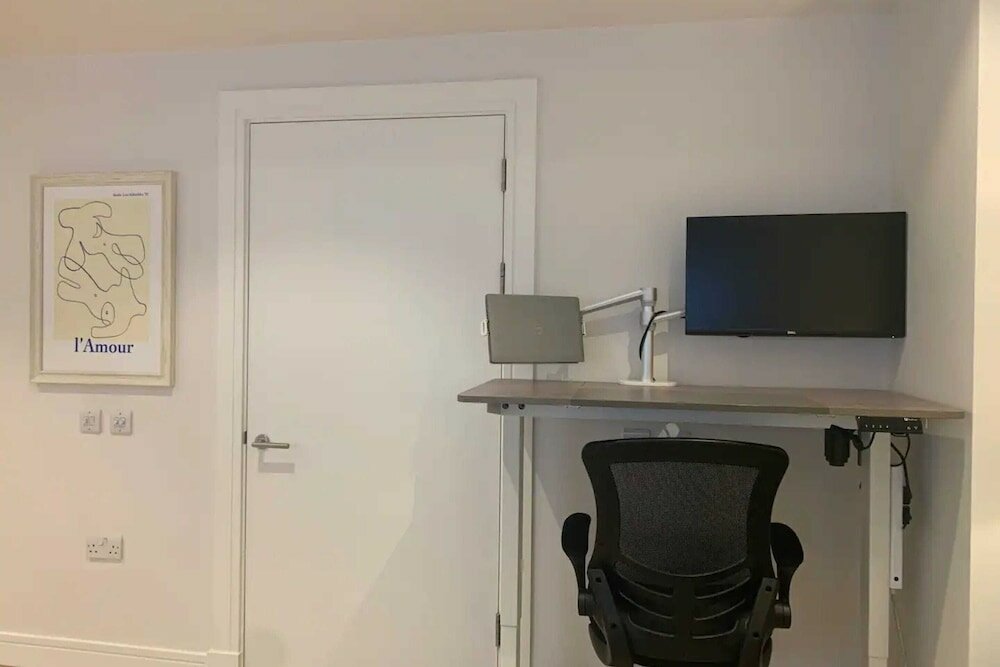 Фото Beautiful 2 Bedroom Flat With Terrace in Fulham