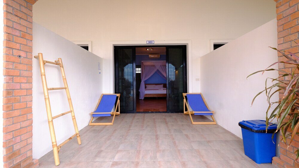 Фото Baan Jai Dee Beach Front Hotel