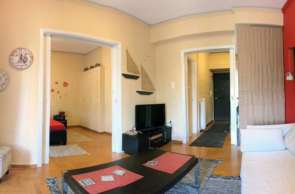 Фото Charming Cozy Apartment in Athens - Park view