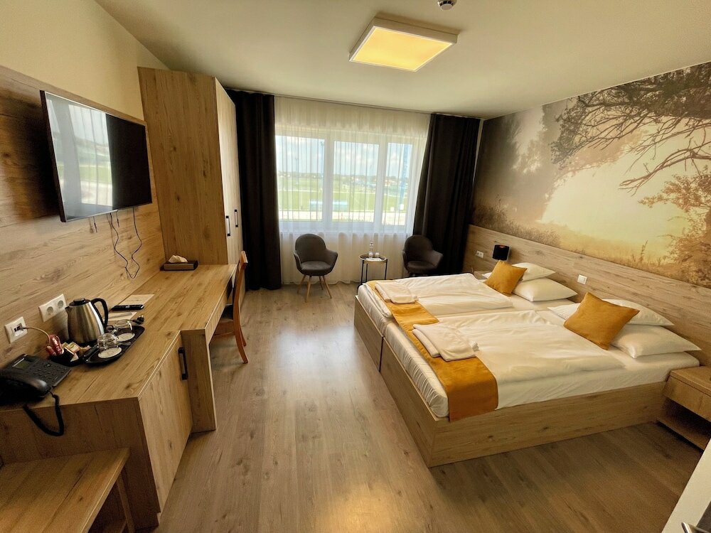 Фото Gyirmót Sport&Wellness Hotel