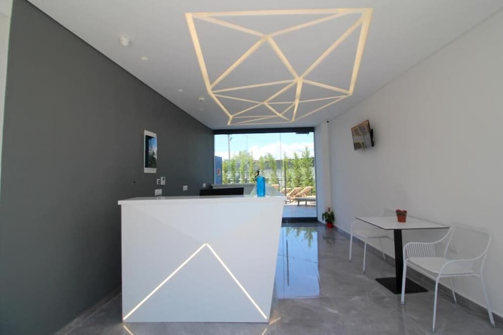 Фото Blue Eye Hotel