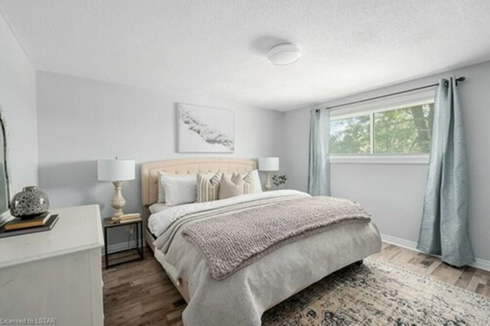 Фото Globalstay. Elegant 3 Bedroom Townhouse in London