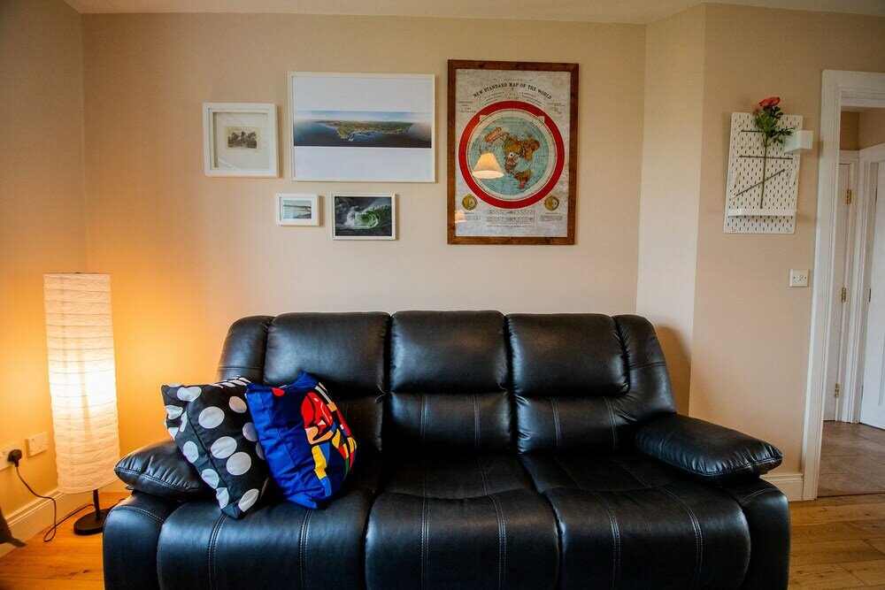 Фото Modern Central Three Bedroom House