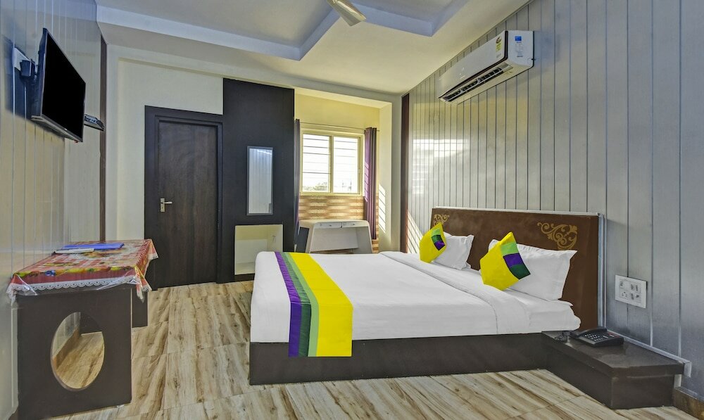 Фото Itsy by Treebo - Krishna Heights