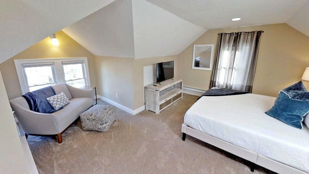 Фото Uptown Jewel