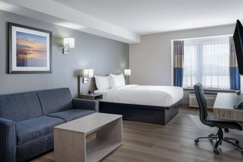 Фото Microtel Inn & Suites by Wyndham Kanata Ottawa West