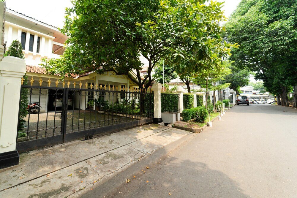 Фото KoolKost Female Syariah near Rs. Bhayangkara Pondok Pinang