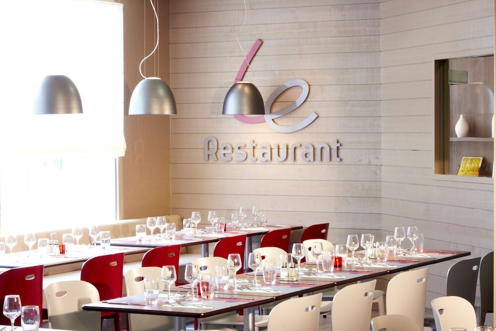 Фото Hotel Campanile Paris Ouest Chaville