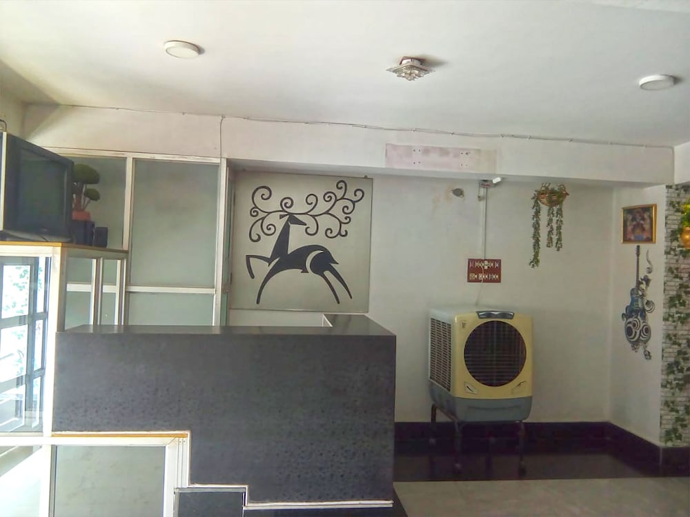 Фото Spot On 44288 Maharaja Palace