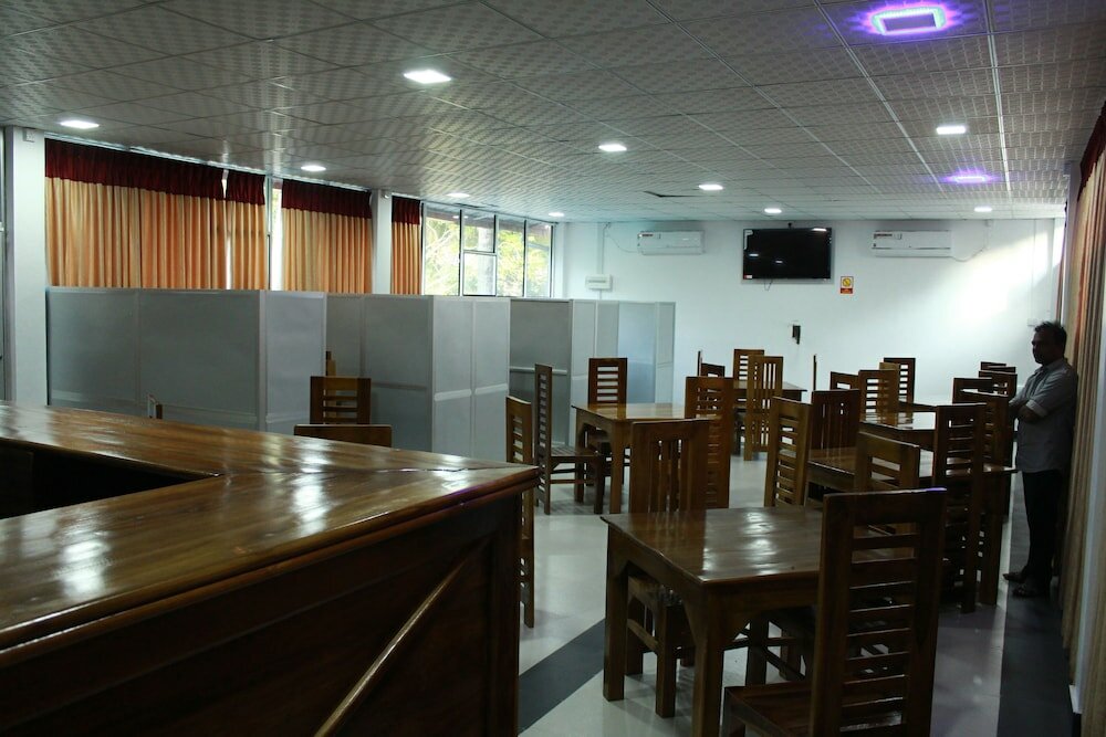 Фото Ananthi Hotels