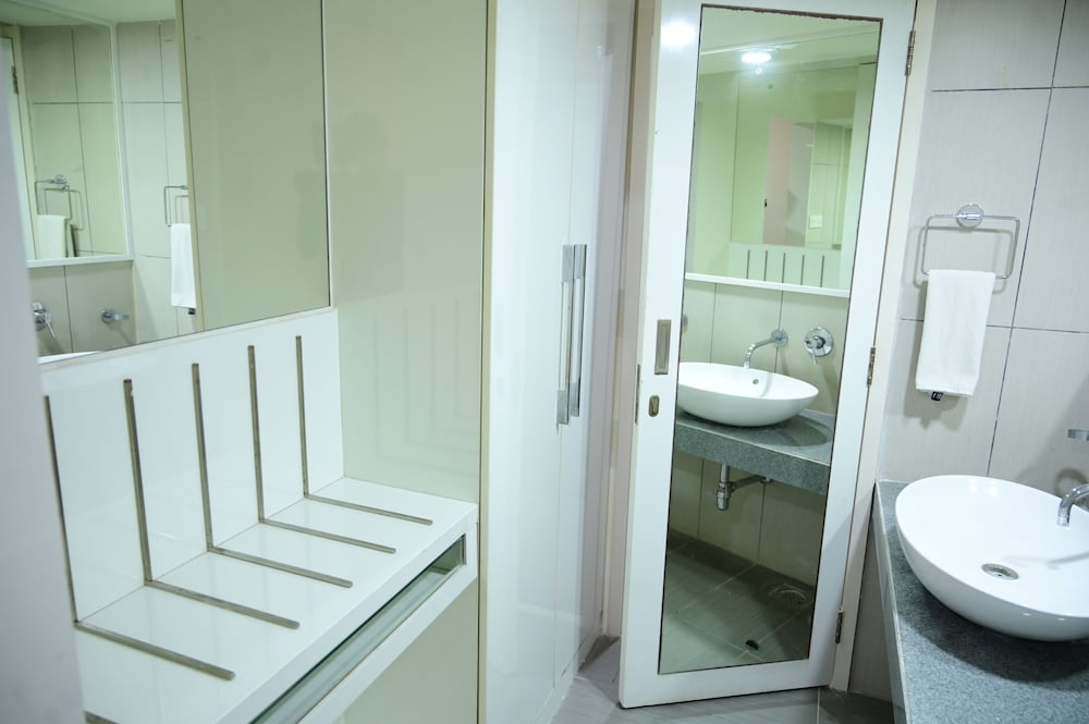 Фото Icon Select by Bhagini