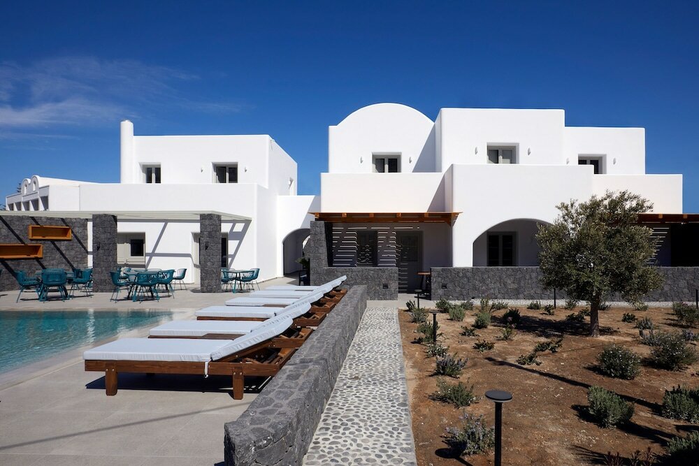 Фото Mountain and Sea Suites