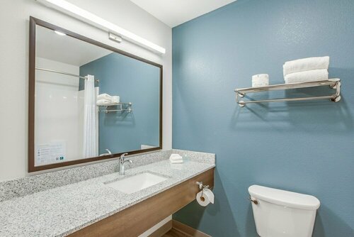 Гостиница WoodSpring Suites Detroit Farmington Hills в Фармингтон Хилс