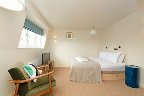 Гостиница Spacious Studio Near Wonderful Primrose Hill в Лондоне